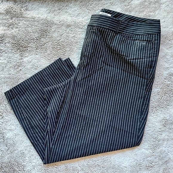 Women’s 16 Capri Dress Pants - Picture 4 of 4